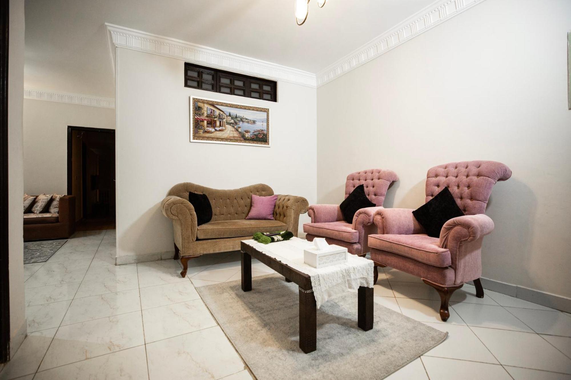 Comfortable 3br New Prime Spot Apartment Kairo
