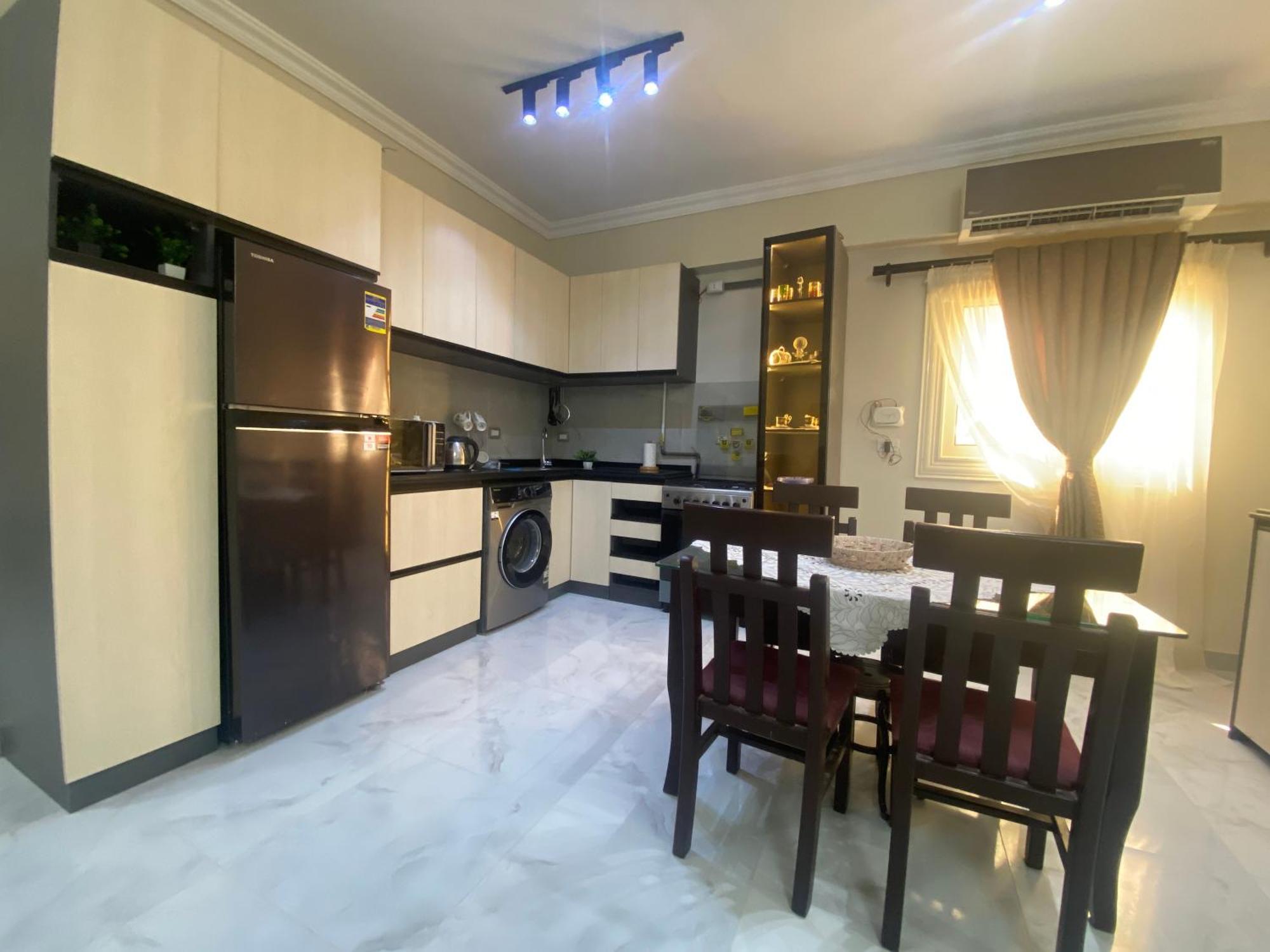 Comfortable 3br New Prime Spot Apartment