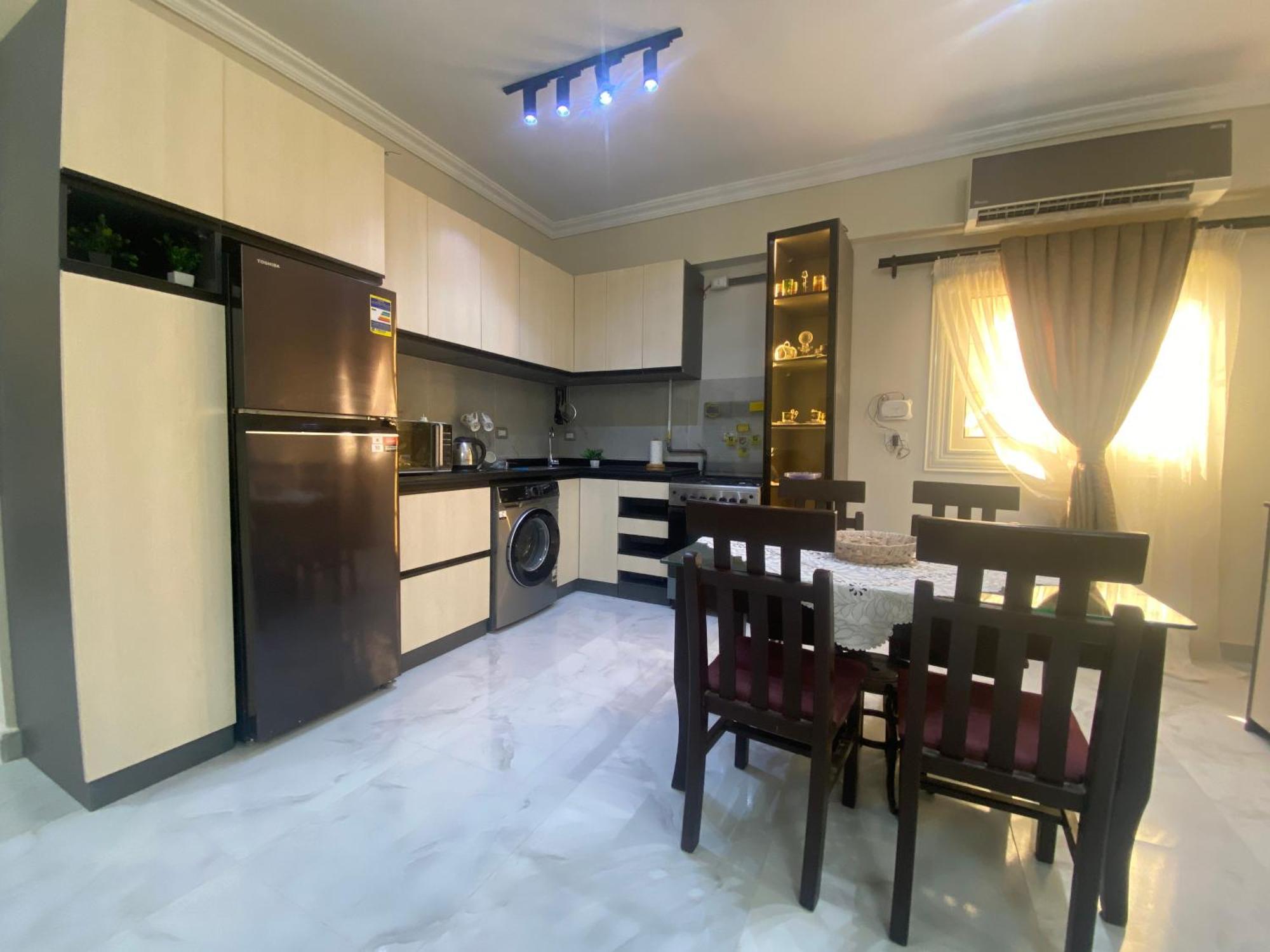 Comfortable 3br New Prime Spot Apartment *